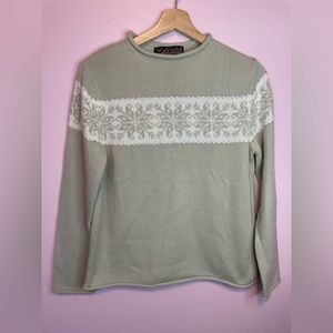 Green and white womens Norton View Mcnaughton snowflake holiday sweater petite M